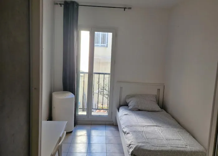 4 Pieces - Gare Riquier Apartman *
